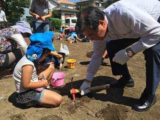 園庭芝生化旭ヶ丘幼稚園当日④