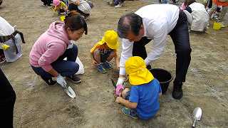 園庭芝生化沢地幼稚園当日④