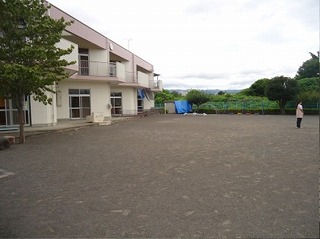 加茂川町保育園の園庭