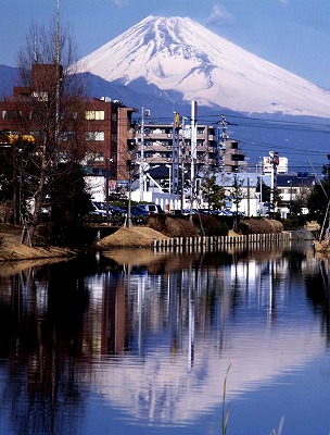 温水地の逆さ富士