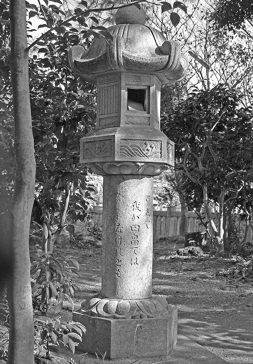 雨乞燈篭（賀茂川神社境内）