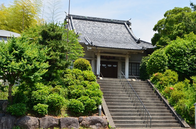 頼朝にゆかりのある願成寺